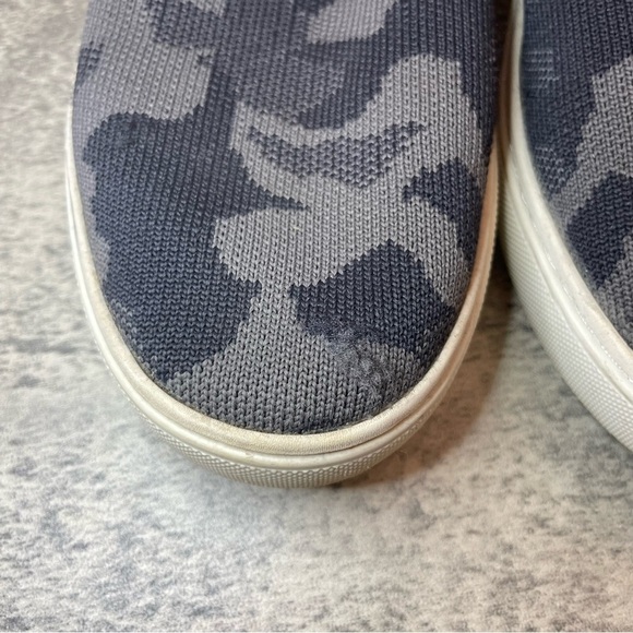 Rothys Slip On Sneakers Womens sz 8 - Picture 7 of 10